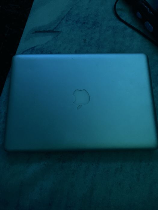Vand sau schimb macbook pro