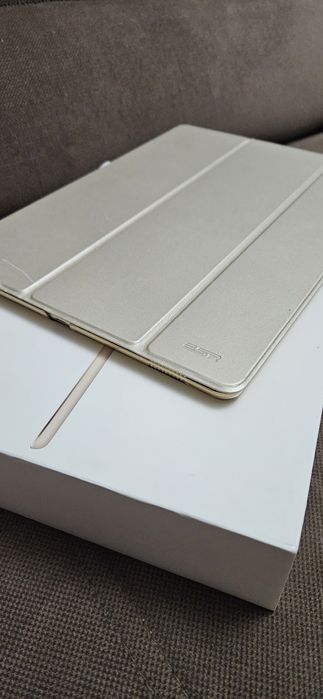 Ipad 12.9 дюйма (A1652)  золотой 128 gb первого поколения,состояние ok