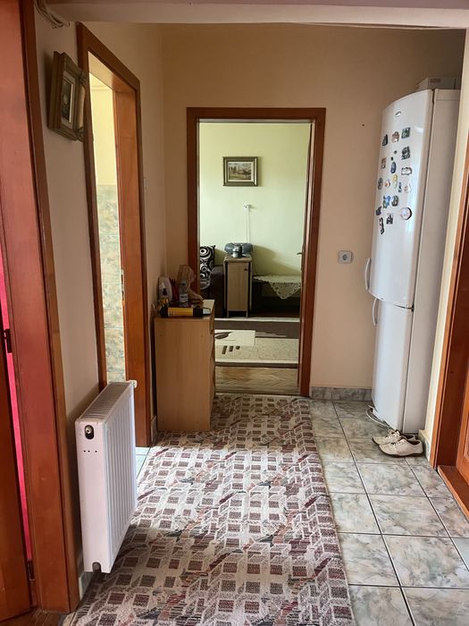 Persoana fizica vand apartament decomandat 2 camere - etaj 4