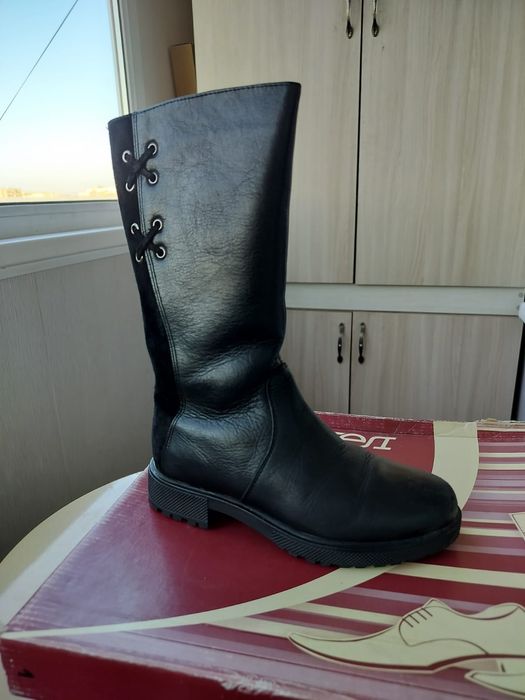 Продам детские сапоги