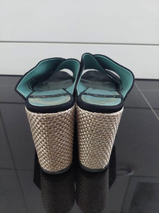 Маркови чехли и сандали на разпродажба