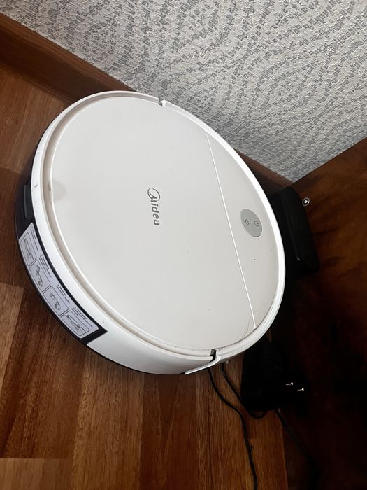 Робот-палесос в идеальном состоянии