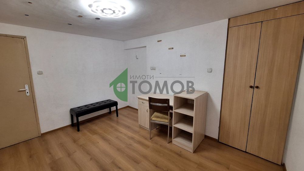 Дава се под наем Офис в Стара Загора, Център - 20 кв.м за 153 € - Снимка #2