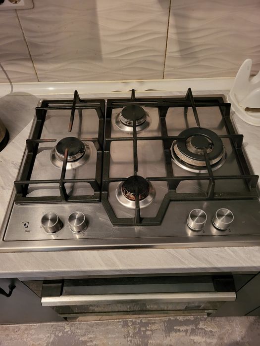 Продам ELECTROLUX поверхность газ