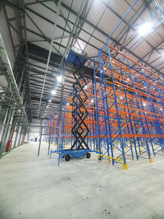 Ножничный подъемник