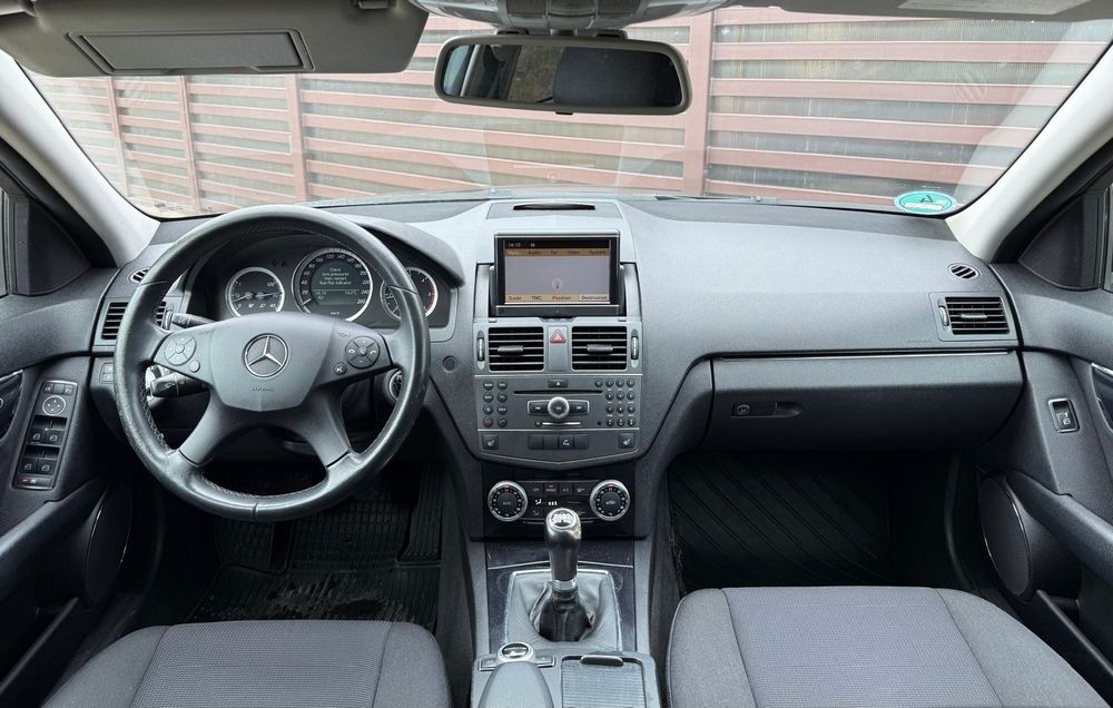 Mercedes C-class  C200 / Navi /