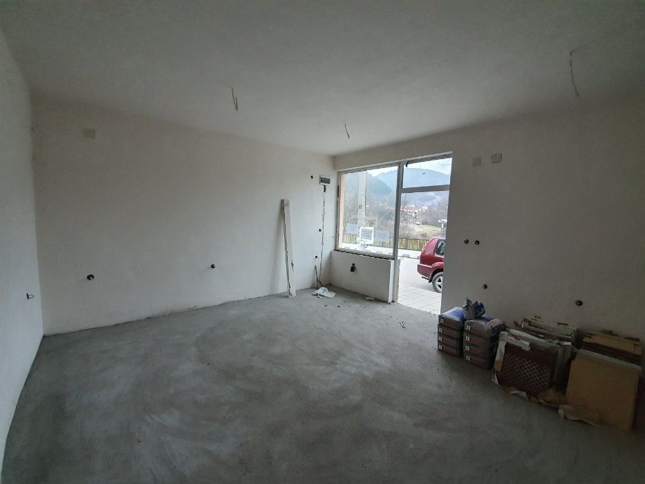Продава се Магазин в с. Тополово, Област Пловдив - 730 кв.м за 31 €/кв.м - Снимка #9