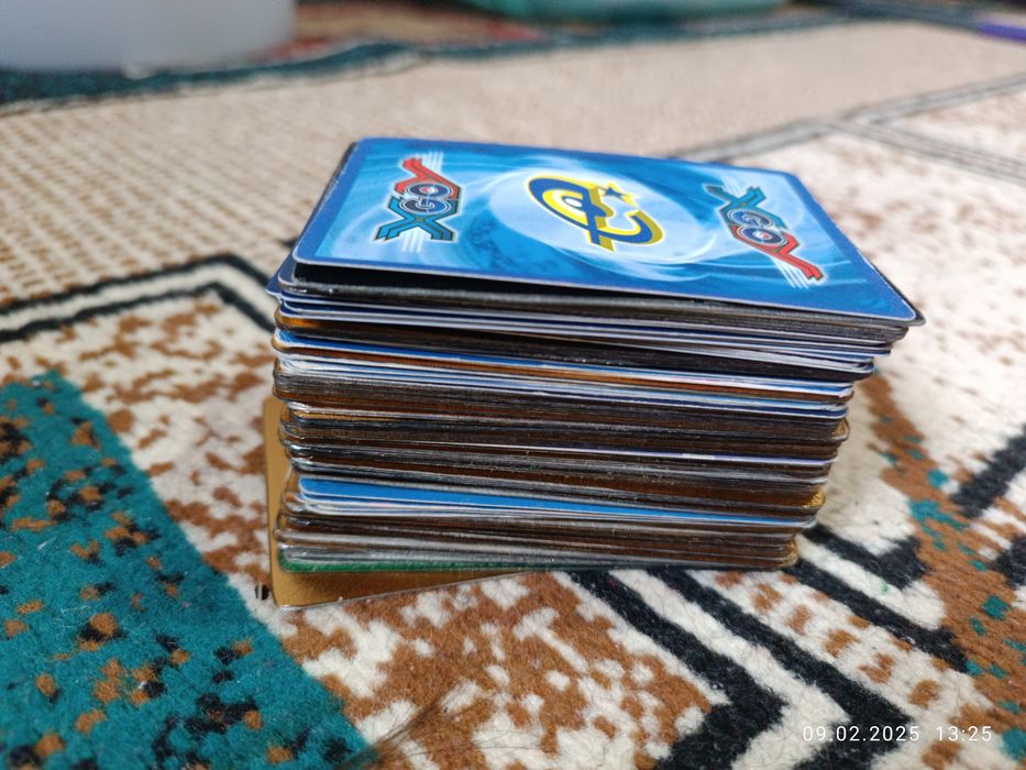 Продаю свои карты покемон 154 карты.