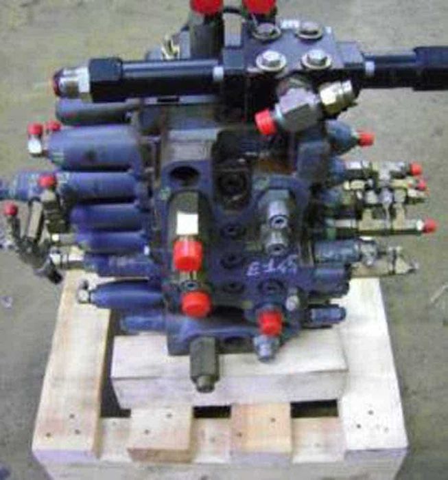 distribuitor hidraulic pentru excavatoare new holland