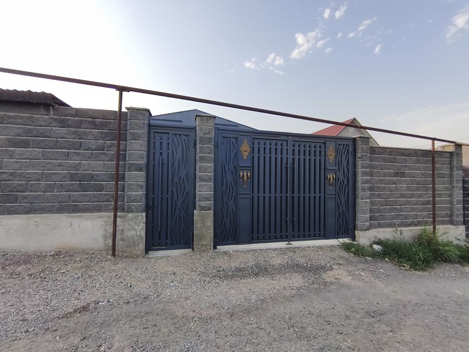 Продам дом вместе с магазином