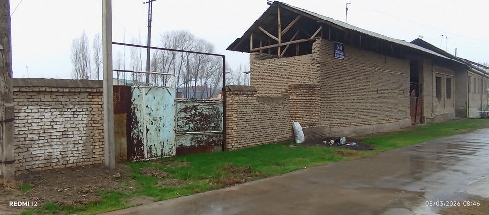 Uy  sotiladi 7 sotik 8 ta hona