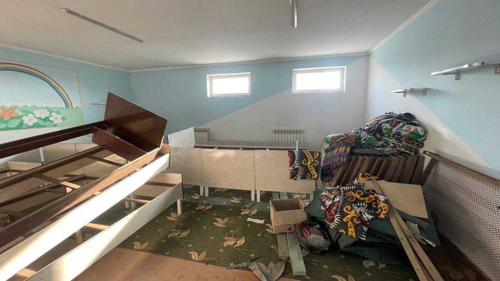 Xójai jahon yonida 3 qavatli bino sotiladi yoki uzoq muddatli ijaraga.