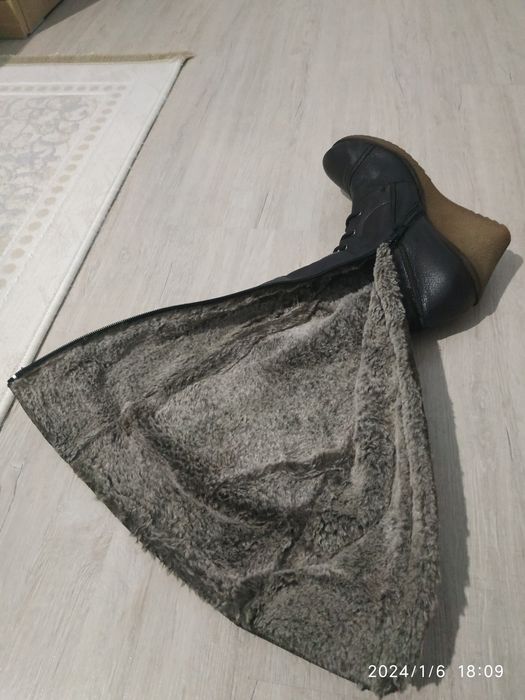 Продам женские зимние сапоги б/у