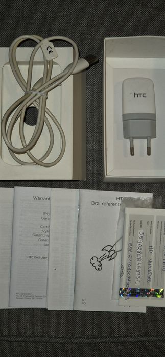 OFERTA HTC Wildfire alb la cutie și cartela Vodafone cu număr premium