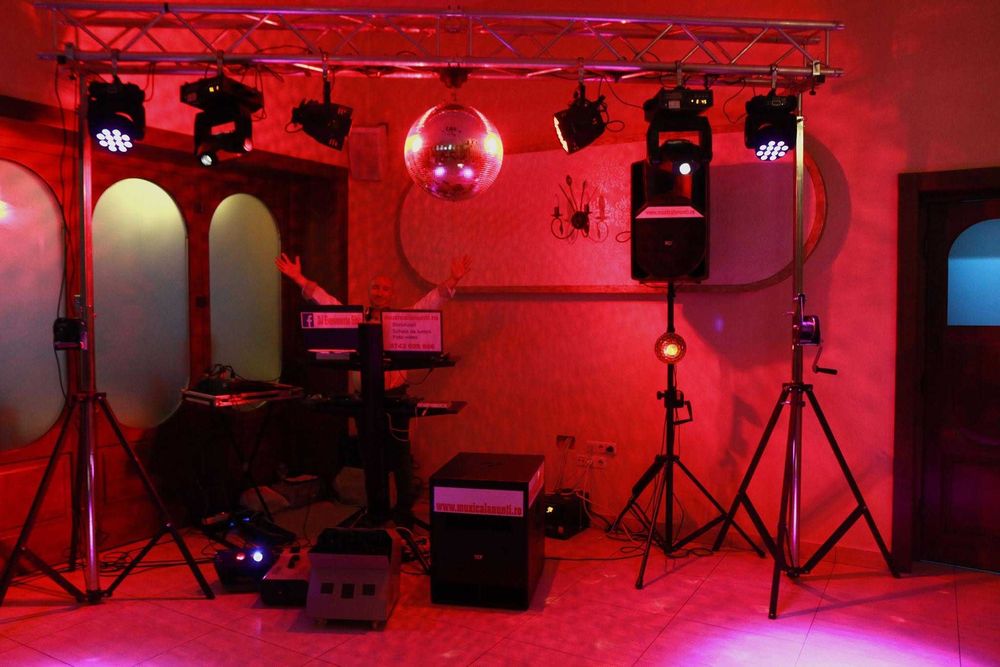 Moving head MINI LED BEAM RGB 12* 12 W, 9/16 Canale DMX
