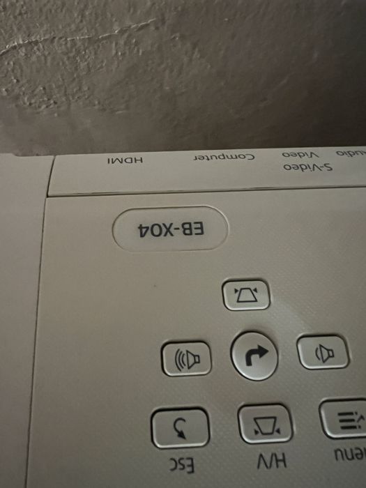 Проектор Epson EB-X31  есть 40 шт