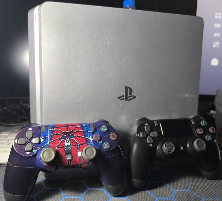 Продам Ps4 slim срочно!!!