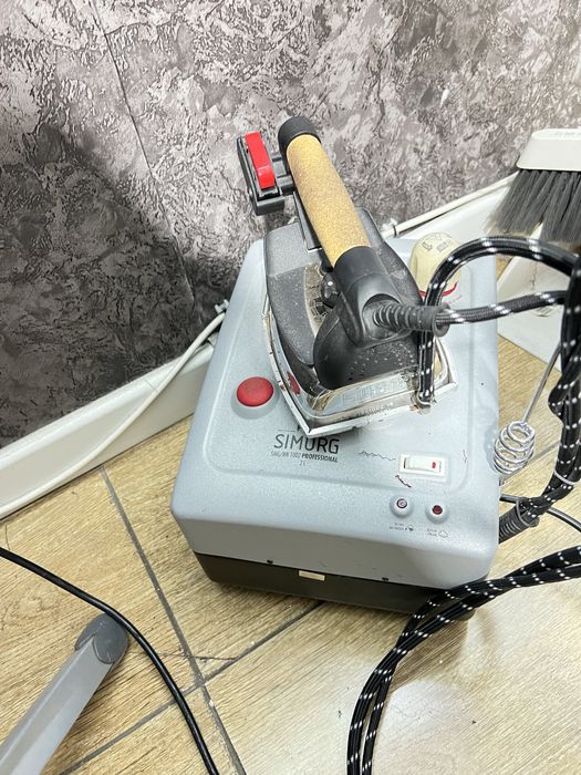 Продам швейную машинку