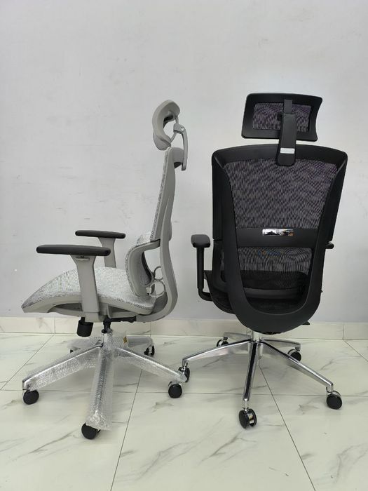 Офисное кресло для руководителя модель Пенно