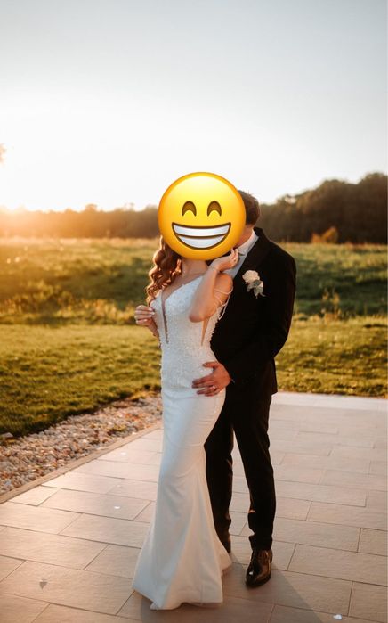 Vand rochie de mireasa sirena cu trena si voal