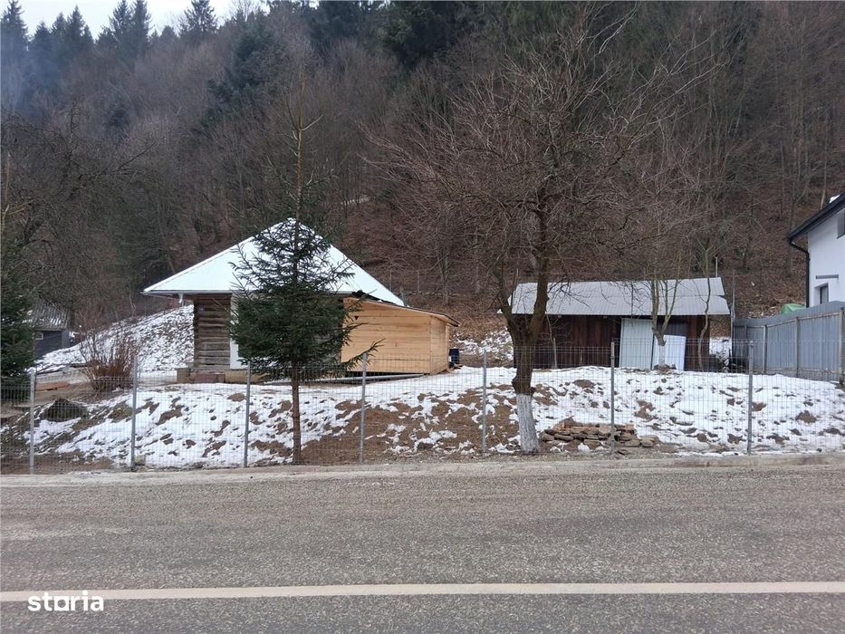 Casa din lemn si teren intravilan, 1024mp, Izvorul Muntelui, Neamt