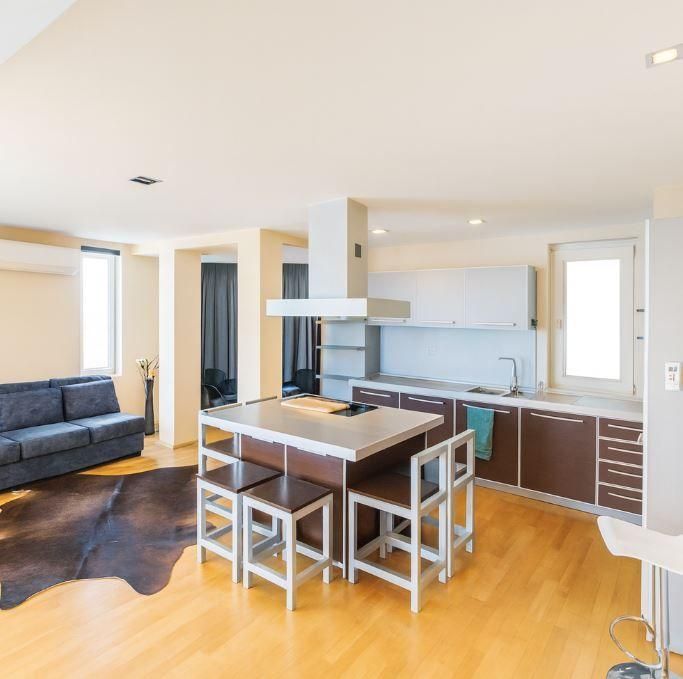 Дава се под наем Двустаен апартамент в Варна, Бриз - 80 кв.м за 750 € - Снимка #1