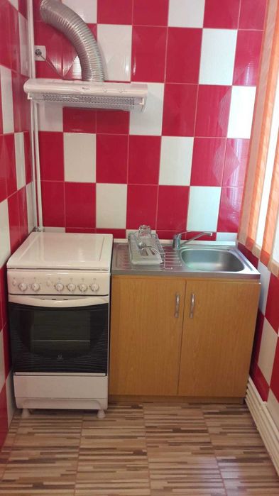 3 Decomandate Craiovita 2/4 liber.