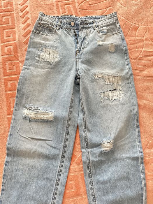 Продам женские джинсы