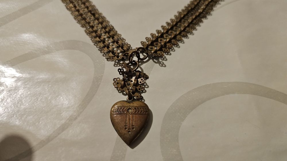 Продавам рядак възрожденски накит от дубле с пандетев сърце