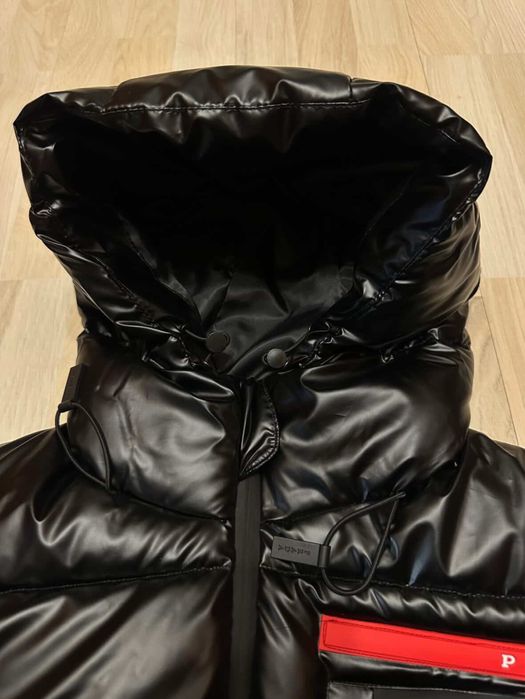 Яке Prada Чисто Ново