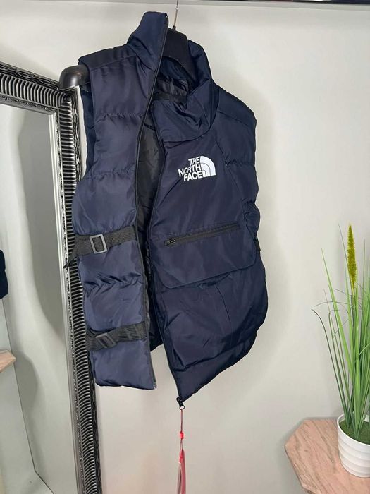 Vesta Northface albastra - model deosebit, stil antiglont