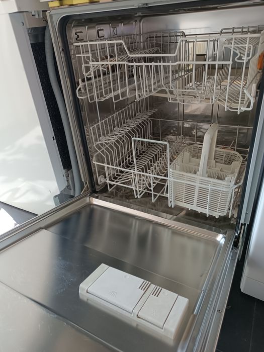 Съдомиялна машина MIELE за вграждане