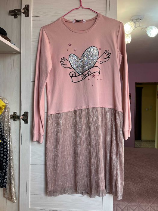 Страхотни момичешки рокли за различни поводи