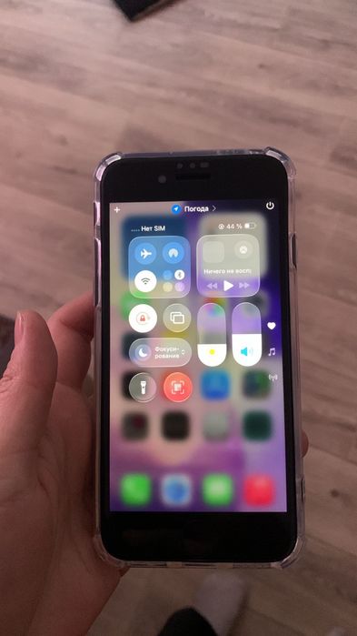 Айфон se 128 гб.