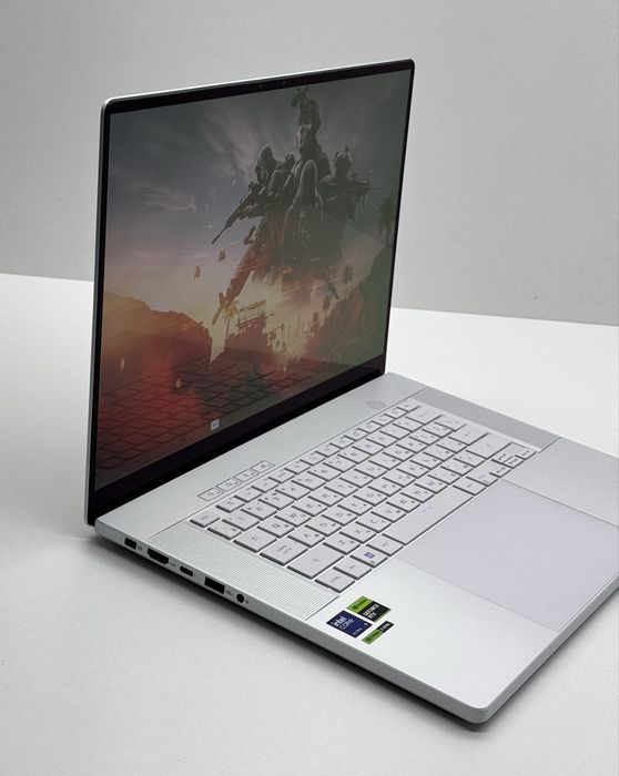 Asus ROG Zephyrus G16 Ultra 9 185H RTX 4060 8GB LPDDR5X 32GB 1TB SSD