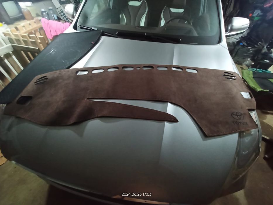 Накидка на панель Тойота хайландер