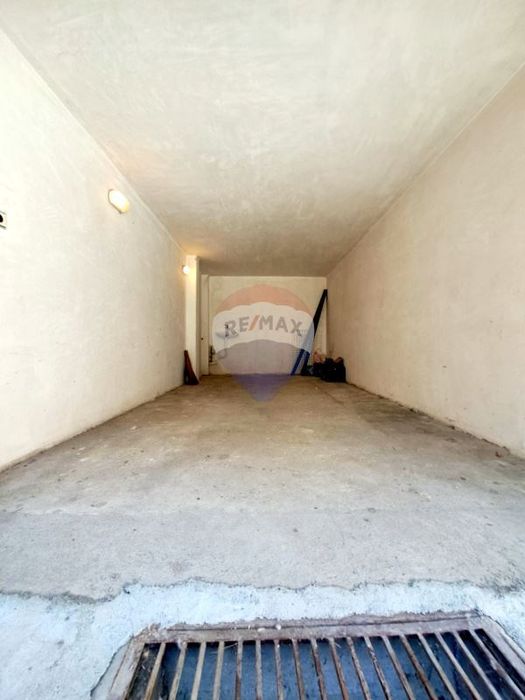 Дава се под наем Гараж / Паркомясто в Варна, Колхозен пазар - 18 кв.м за 204 € - Снимка #3