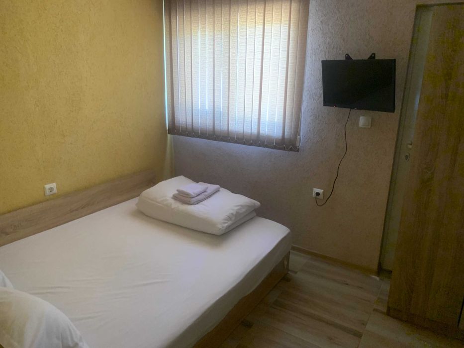 Дава се под наем Къща в Мездра - 100 кв.м за 66.3 € - Снимка #3