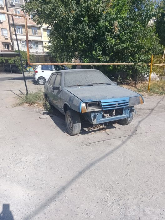 Vaz 21099 Lada sotiladi