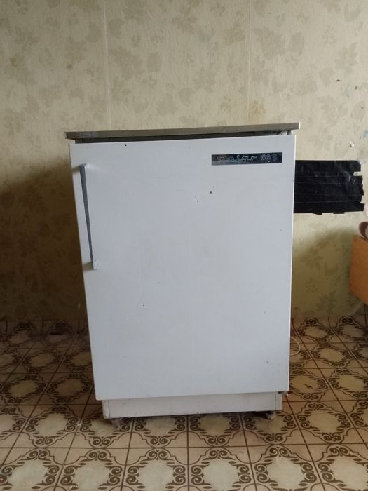 Продавам хладилник