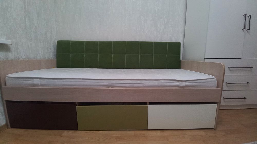 Односпальная кровать