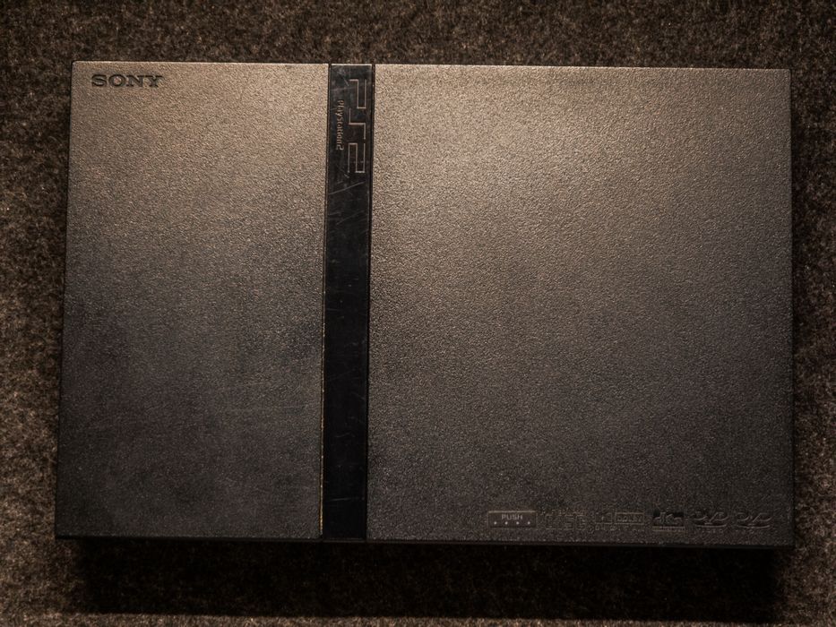 PlayStation 2 Slim — recondiționat, testat, complet funcțional