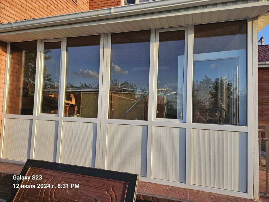 Пластик есік,витраж