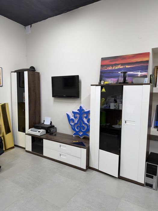 Шкаф для гостинный б/у