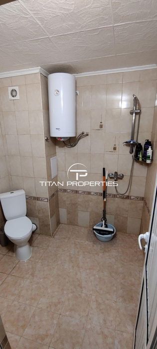 Тристаен имот с АКТ 16 в село Равда сголяма тераса