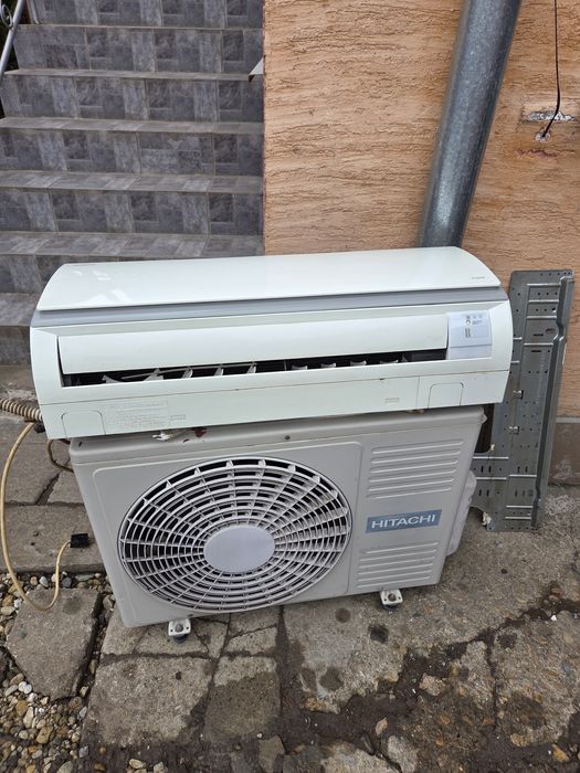 Стенен климатик HITACHI