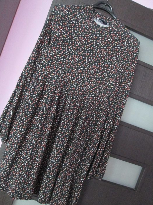 rochie comoda cu floricele M Pull&Bear
