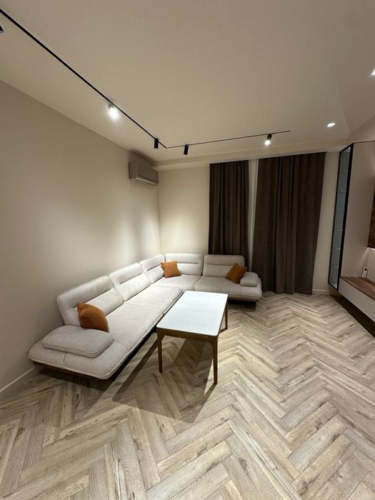 Аренда, Сдается квартира  2 комнатная с евро ремонтом  IT парк