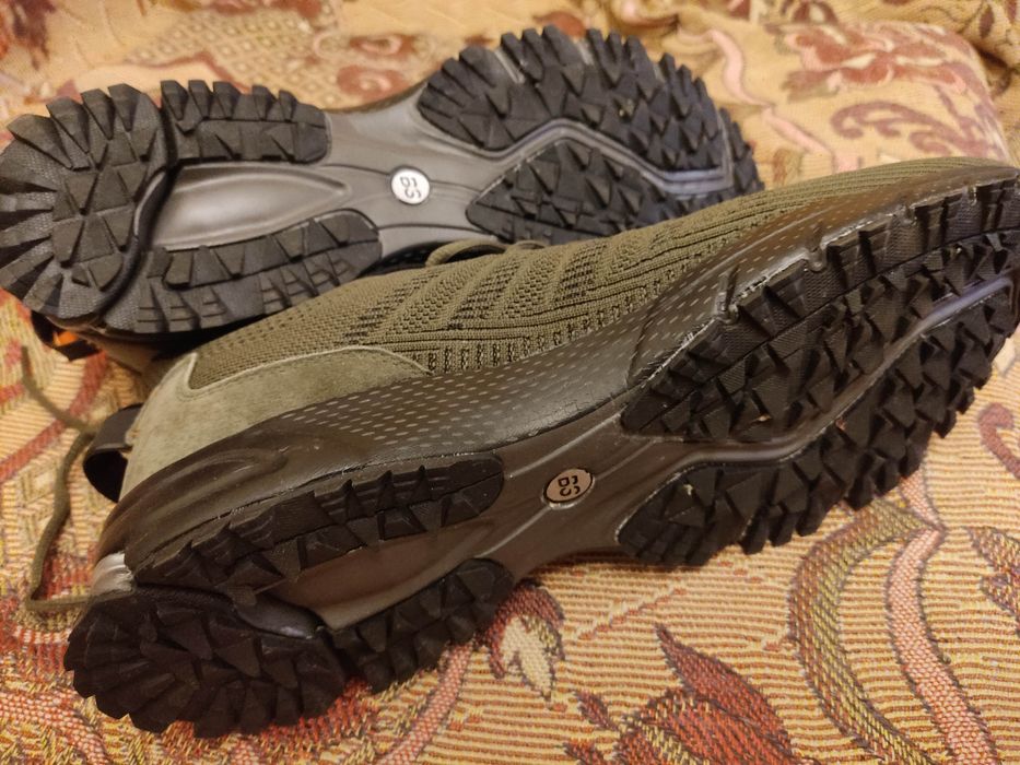 Продам кроссовки