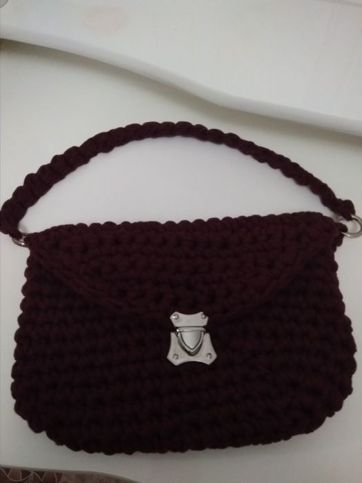 Продам вязаную сумку.